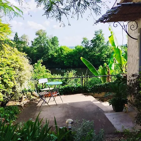 Les Terrasses De La Riviere Bed and breakfast