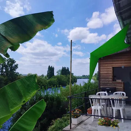 Bed & Breakfast Les Terrasses De La Riviere Lamothe-Montravel